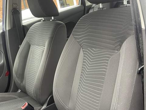 Ford Fiesta 1.0T EcoBoost Zetec Hatchback 5dr Petrol Powershift Euro 5 (100 ps) - U2363