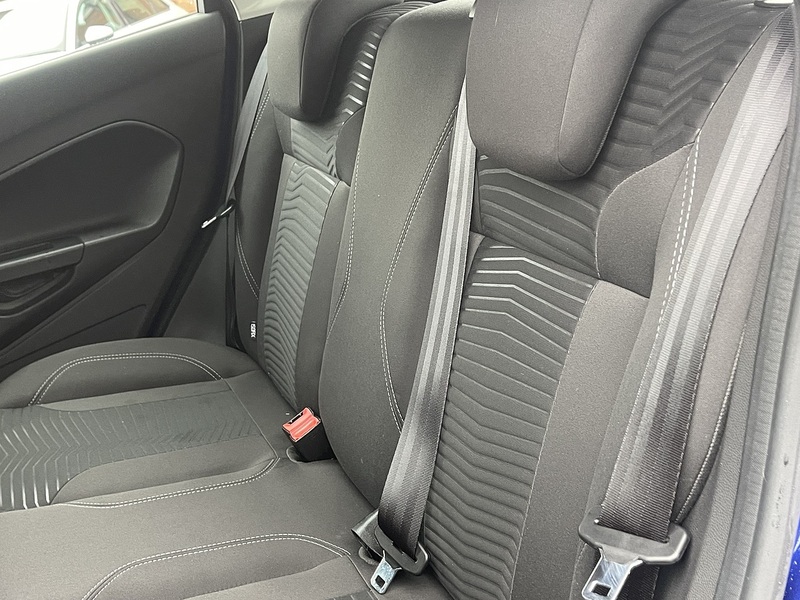 Ford Fiesta 1.0T EcoBoost Zetec Hatchback 5dr Petrol Powershift Euro 5 (100 ps) - U2363