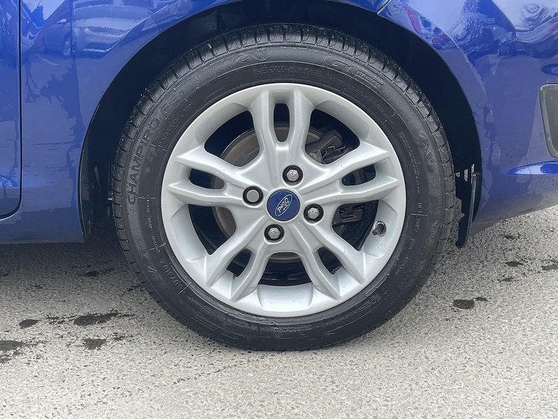 Ford Fiesta 1.0T EcoBoost Zetec Hatchback 5dr Petrol Powershift Euro 5 (100 ps) - U2363