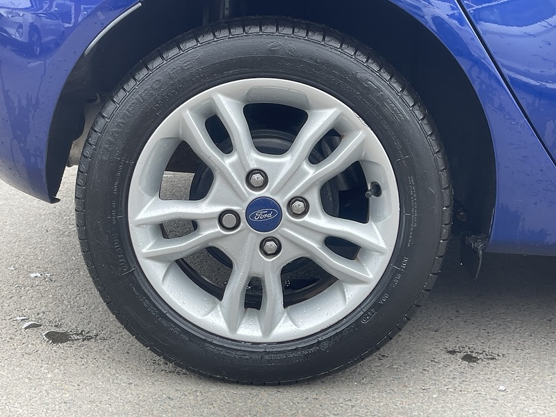 Ford Fiesta 1.0T EcoBoost Zetec Hatchback 5dr Petrol Powershift Euro 5 (100 ps) - U2363