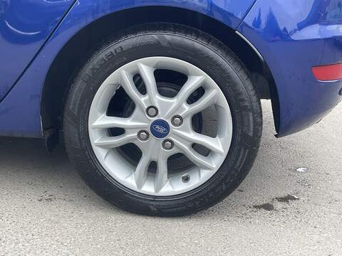 Ford Fiesta 1.0T EcoBoost Zetec Hatchback 5dr Petrol Powershift Euro 5 (100 ps) - U2363