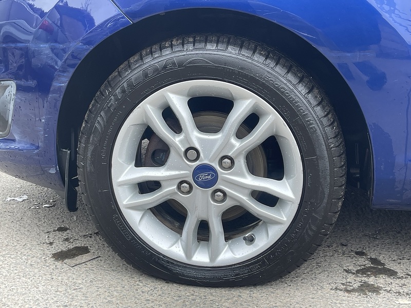 Ford Fiesta 1.0T EcoBoost Zetec Hatchback 5dr Petrol Powershift Euro 5 (100 ps) - U2363
