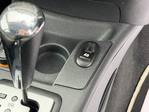 Citroen C3 1.6i 16V SX Hatchback 5dr Petrol Automatic (165 g/km, 107 bhp) - U2364