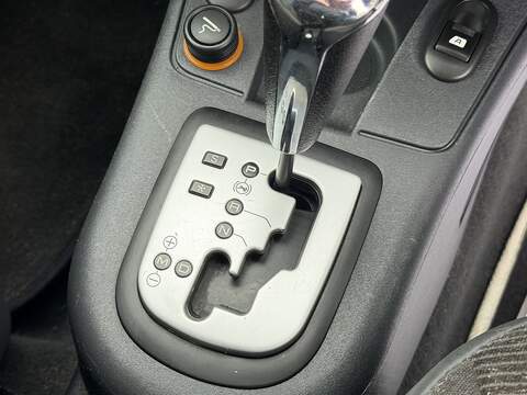 Citroen C3 1.6i 16V SX Hatchback 5dr Petrol Automatic (165 g/km, 107 bhp) - U2364