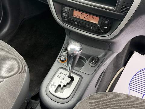 Citroen C3 1.6i 16V SX Hatchback 5dr Petrol Automatic (165 g/km, 107 bhp) - U2364