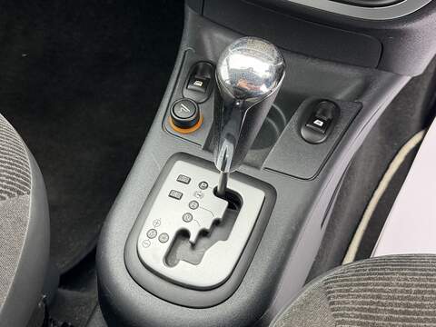 Citroen C3 1.6i 16V SX Hatchback 5dr Petrol Automatic (165 g/km, 107 bhp) - U2364