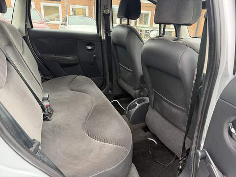 Citroen C3 1.6i 16V SX Hatchback 5dr Petrol Automatic (165 g/km, 107 bhp) - U2364