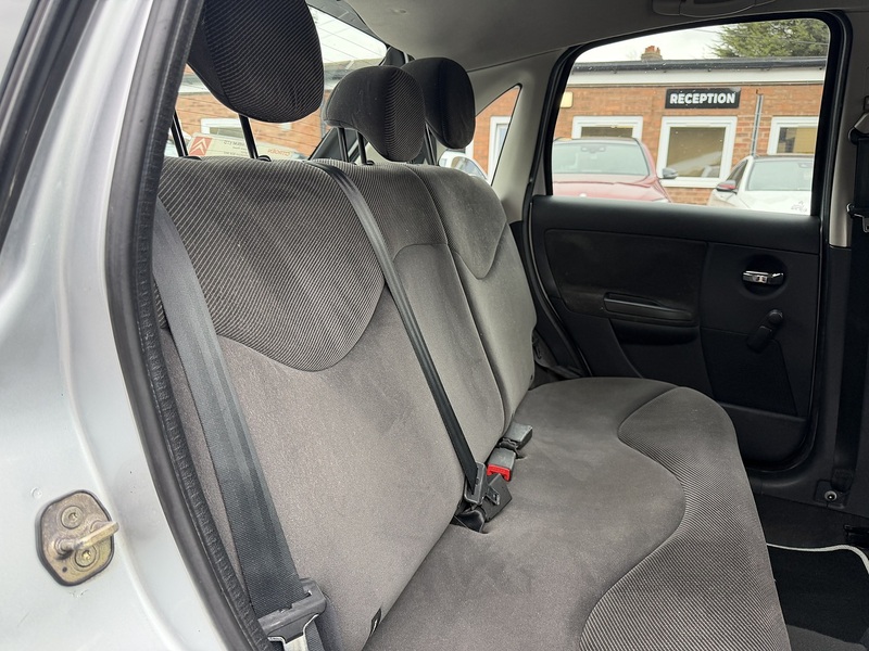 Citroen C3 1.6i 16V SX Hatchback 5dr Petrol Automatic (165 g/km, 107 bhp) - U2364