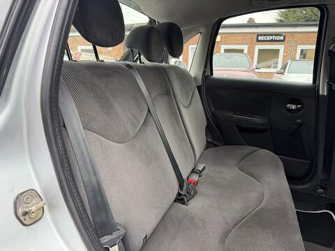 Citroen C3 1.6i 16V SX Hatchback 5dr Petrol Automatic (165 g/km, 107 bhp) - U2364