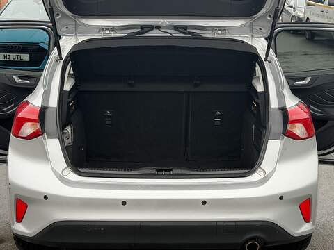 Ford Focus 1.0T EcoBoost Zetec Hatchback 5dr Petrol Auto Euro 6 (s/s) (125 ps) - U2365