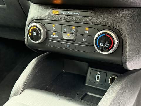 Ford Focus 1.0T EcoBoost Zetec Hatchback 5dr Petrol Auto Euro 6 (s/s) (125 ps) - U2365