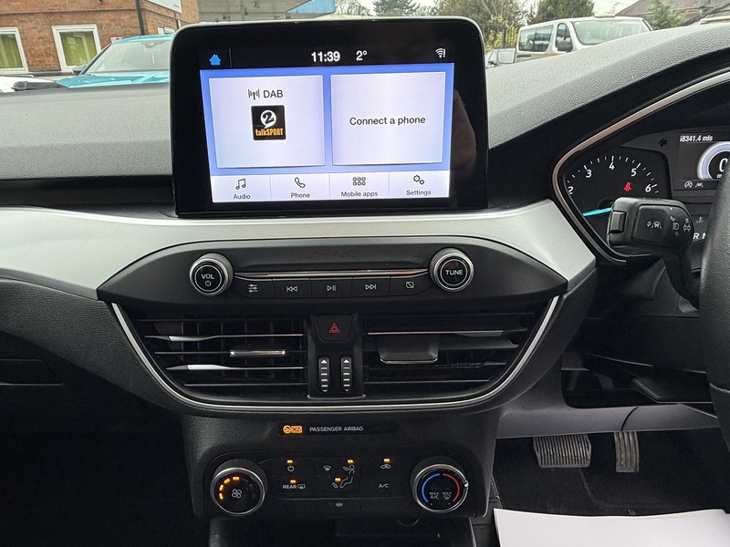 Ford Focus 1.0T EcoBoost Zetec Hatchback 5dr Petrol Auto Euro 6 (s/s) (125 ps) - U2365