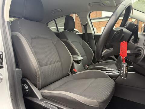 Ford Focus 1.0T EcoBoost Zetec Hatchback 5dr Petrol Auto Euro 6 (s/s) (125 ps) - U2365