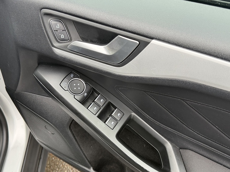 Ford Focus 1.0T EcoBoost Zetec Hatchback 5dr Petrol Auto Euro 6 (s/s) (125 ps) - U2365