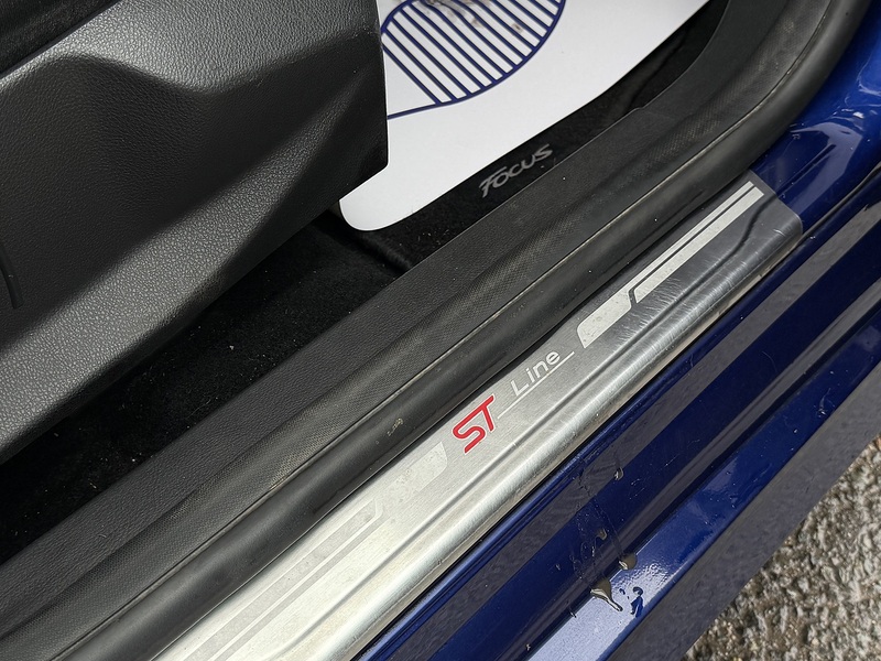 Ford Focus 1.0T EcoBoost ST-Line Hatchback 5dr Petrol Auto Euro 6 (s/s) (125 ps) - U2367