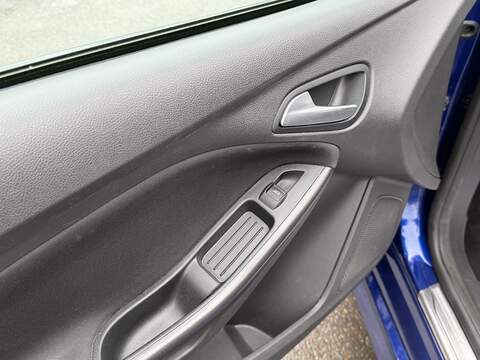 Ford Focus 1.0T EcoBoost ST-Line Hatchback 5dr Petrol Auto Euro 6 (s/s) (125 ps) - U2367