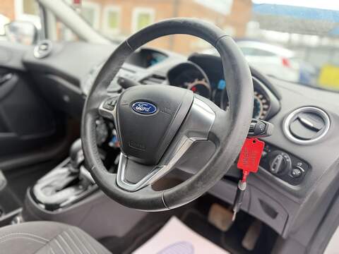 Ford Fiesta 1.0T EcoBoost Zetec Hatchback 5dr Petrol Powershift Euro 5 (100 ps) - U2370