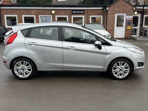 Ford Fiesta 1.0T EcoBoost Zetec Hatchback 5dr Petrol Powershift Euro 5 (100 ps) - U2370