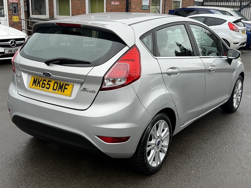 Ford Fiesta 1.0T EcoBoost Zetec Hatchback 5dr Petrol Powershift Euro 5 (100 ps) - U2370