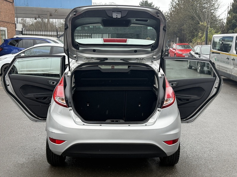 Ford Fiesta 1.0T EcoBoost Zetec Hatchback 5dr Petrol Powershift Euro 5 (100 ps) - U2370