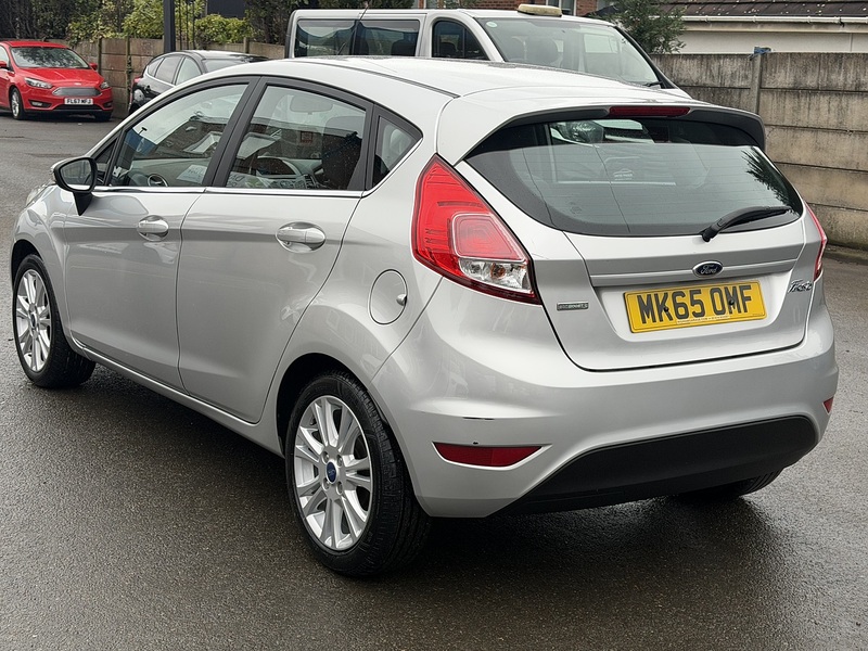 Ford Fiesta 1.0T EcoBoost Zetec Hatchback 5dr Petrol Powershift Euro 5 (100 ps) - U2370