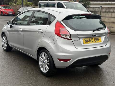 Ford Fiesta 1.0T EcoBoost Zetec Hatchback 5dr Petrol Powershift Euro 5 (100 ps) - U2370