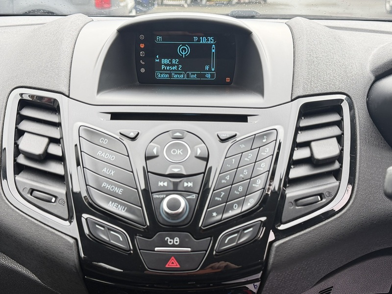 Ford Fiesta 1.0T EcoBoost Zetec Hatchback 5dr Petrol Powershift Euro 5 (100 ps) - U2370