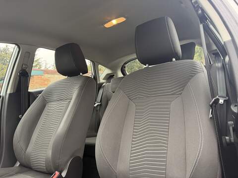 Ford Fiesta 1.0T EcoBoost Zetec Hatchback 5dr Petrol Powershift Euro 5 (100 ps) - U2370