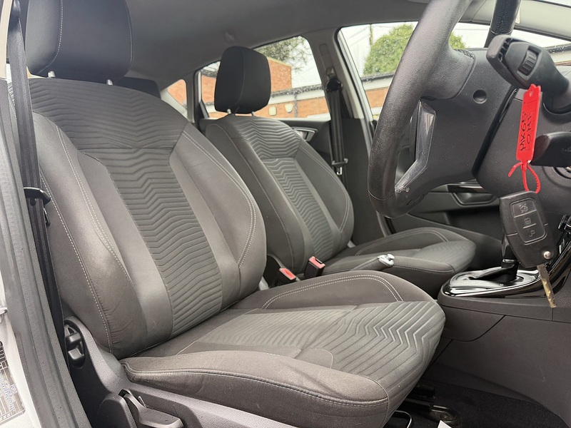 Ford Fiesta 1.0T EcoBoost Zetec Hatchback 5dr Petrol Powershift Euro 5 (100 ps) - U2370