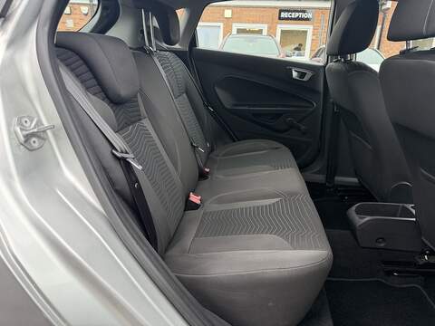 Ford Fiesta 1.0T EcoBoost Zetec Hatchback 5dr Petrol Powershift Euro 5 (100 ps) - U2370