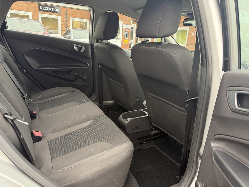 Ford Fiesta 1.0T EcoBoost Zetec Hatchback 5dr Petrol Powershift Euro 5 (100 ps) - U2370