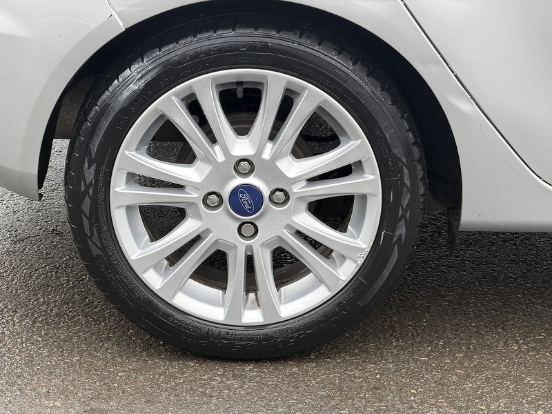 Ford Fiesta 1.0T EcoBoost Zetec Hatchback 5dr Petrol Powershift Euro 5 (100 ps) - U2370