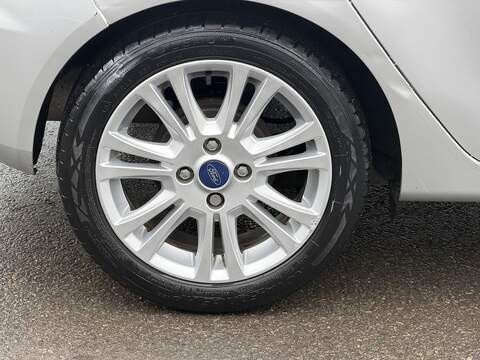 Ford Fiesta 1.0T EcoBoost Zetec Hatchback 5dr Petrol Powershift Euro 5 (100 ps) - U2370
