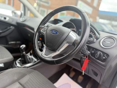 Ford Fiesta 1.0T EcoBoost Zetec Hatchback 5dr Petrol Manual Euro 5 (s/s) (100 ps) - U2371