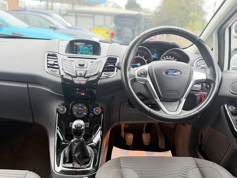 Ford Fiesta 1.0T EcoBoost Zetec Hatchback 5dr Petrol Manual Euro 5 (s/s) (100 ps) - U2371