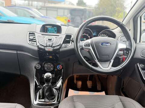 Ford Fiesta 1.0T EcoBoost Zetec Hatchback 5dr Petrol Manual Euro 5 (s/s) (100 ps) - U2371