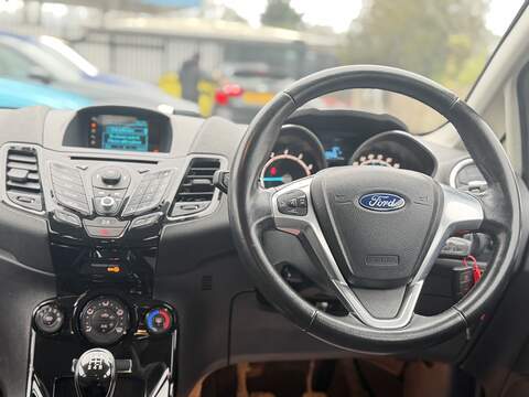 Ford Fiesta 1.0T EcoBoost Zetec Hatchback 5dr Petrol Manual Euro 5 (s/s) (100 ps) - U2371