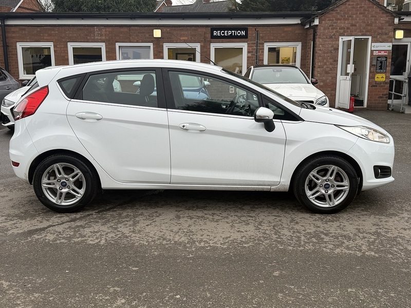 Ford Fiesta 1.0T EcoBoost Zetec Hatchback 5dr Petrol Manual Euro 5 (s/s) (100 ps) - U2371