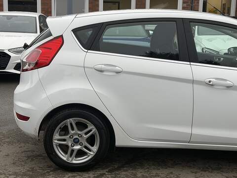 Ford Fiesta 1.0T EcoBoost Zetec Hatchback 5dr Petrol Manual Euro 5 (s/s) (100 ps) - U2371