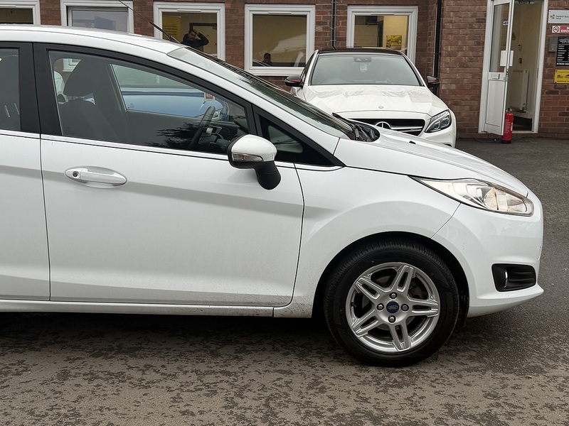 Ford Fiesta 1.0T EcoBoost Zetec Hatchback 5dr Petrol Manual Euro 5 (s/s) (100 ps) - U2371