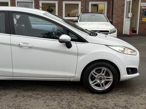 Ford Fiesta 1.0T EcoBoost Zetec Hatchback 5dr Petrol Manual Euro 5 (s/s) (100 ps) - U2371