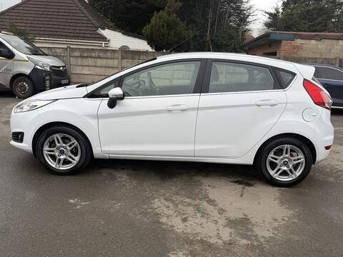 Ford Fiesta 1.0T EcoBoost Zetec Hatchback 5dr Petrol Manual Euro 5 (s/s) (100 ps) - U2371