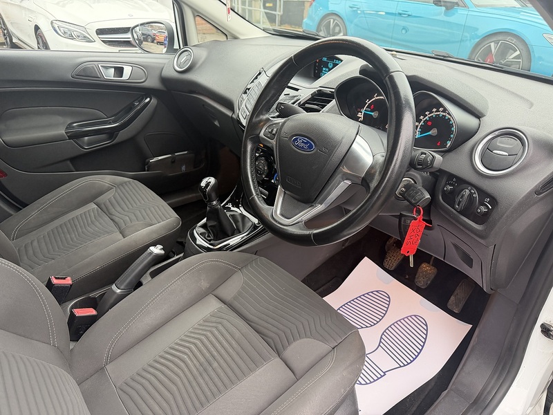 Ford Fiesta 1.0T EcoBoost Zetec Hatchback 5dr Petrol Manual Euro 5 (s/s) (100 ps) - U2371