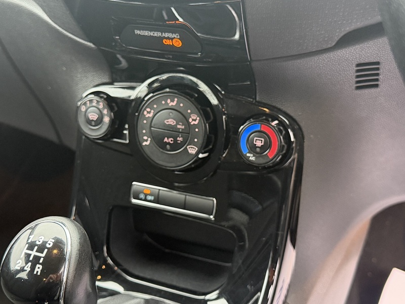 Ford Fiesta 1.0T EcoBoost Zetec Hatchback 5dr Petrol Manual Euro 5 (s/s) (100 ps) - U2371