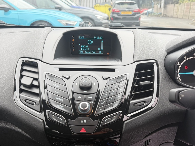 Ford Fiesta 1.0T EcoBoost Zetec Hatchback 5dr Petrol Manual Euro 5 (s/s) (100 ps) - U2371