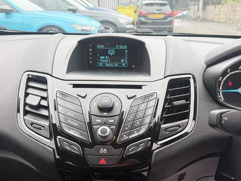 Ford Fiesta 1.0T EcoBoost Zetec Hatchback 5dr Petrol Manual Euro 5 (s/s) (100 ps) - U2371