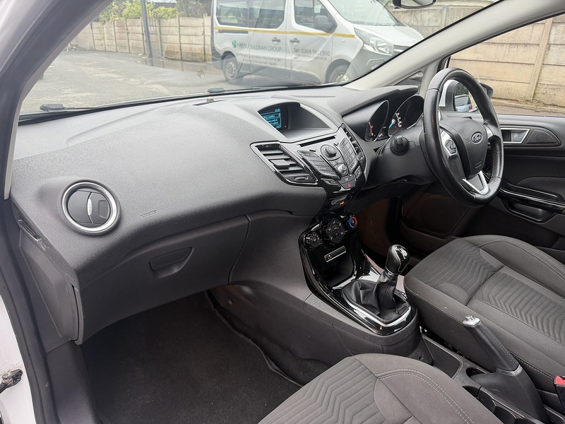 Ford Fiesta 1.0T EcoBoost Zetec Hatchback 5dr Petrol Manual Euro 5 (s/s) (100 ps) - U2371