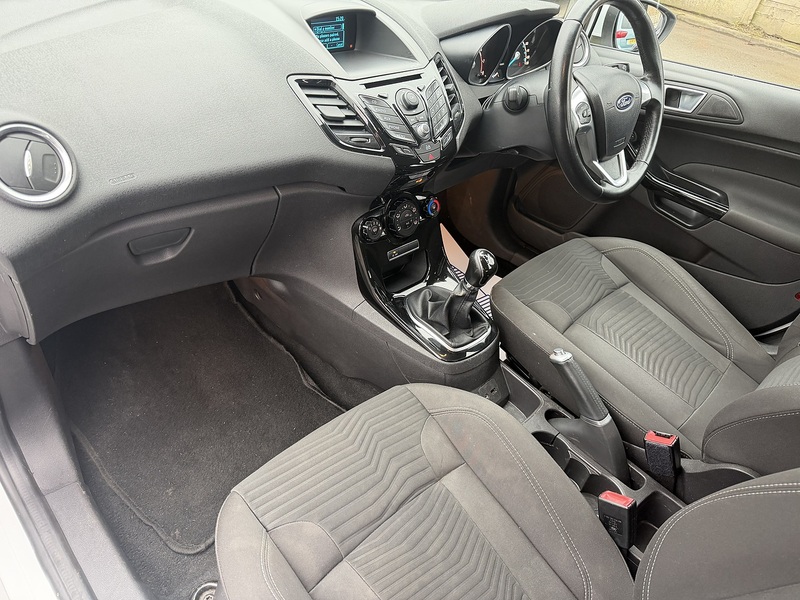 Ford Fiesta 1.0T EcoBoost Zetec Hatchback 5dr Petrol Manual Euro 5 (s/s) (100 ps) - U2371