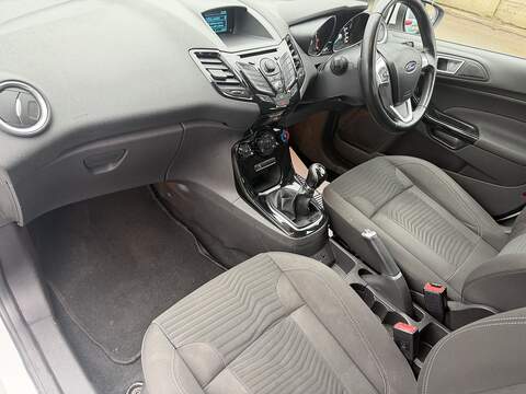 Ford Fiesta 1.0T EcoBoost Zetec Hatchback 5dr Petrol Manual Euro 5 (s/s) (100 ps) - U2371