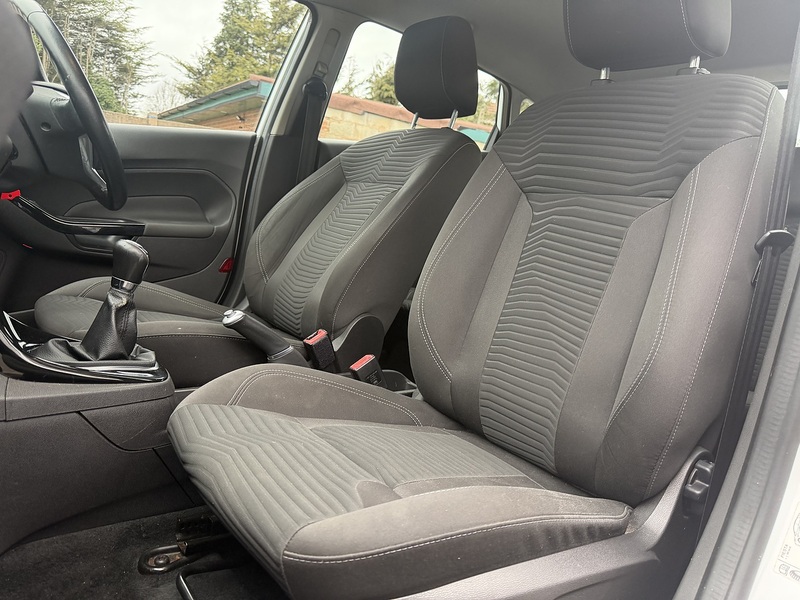 Ford Fiesta 1.0T EcoBoost Zetec Hatchback 5dr Petrol Manual Euro 5 (s/s) (100 ps) - U2371